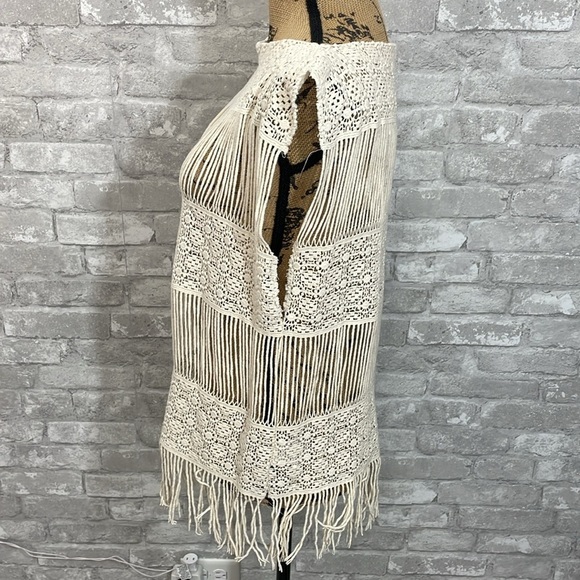 Callahan Cream Crochet Fringe Top - Picture 3 of 7